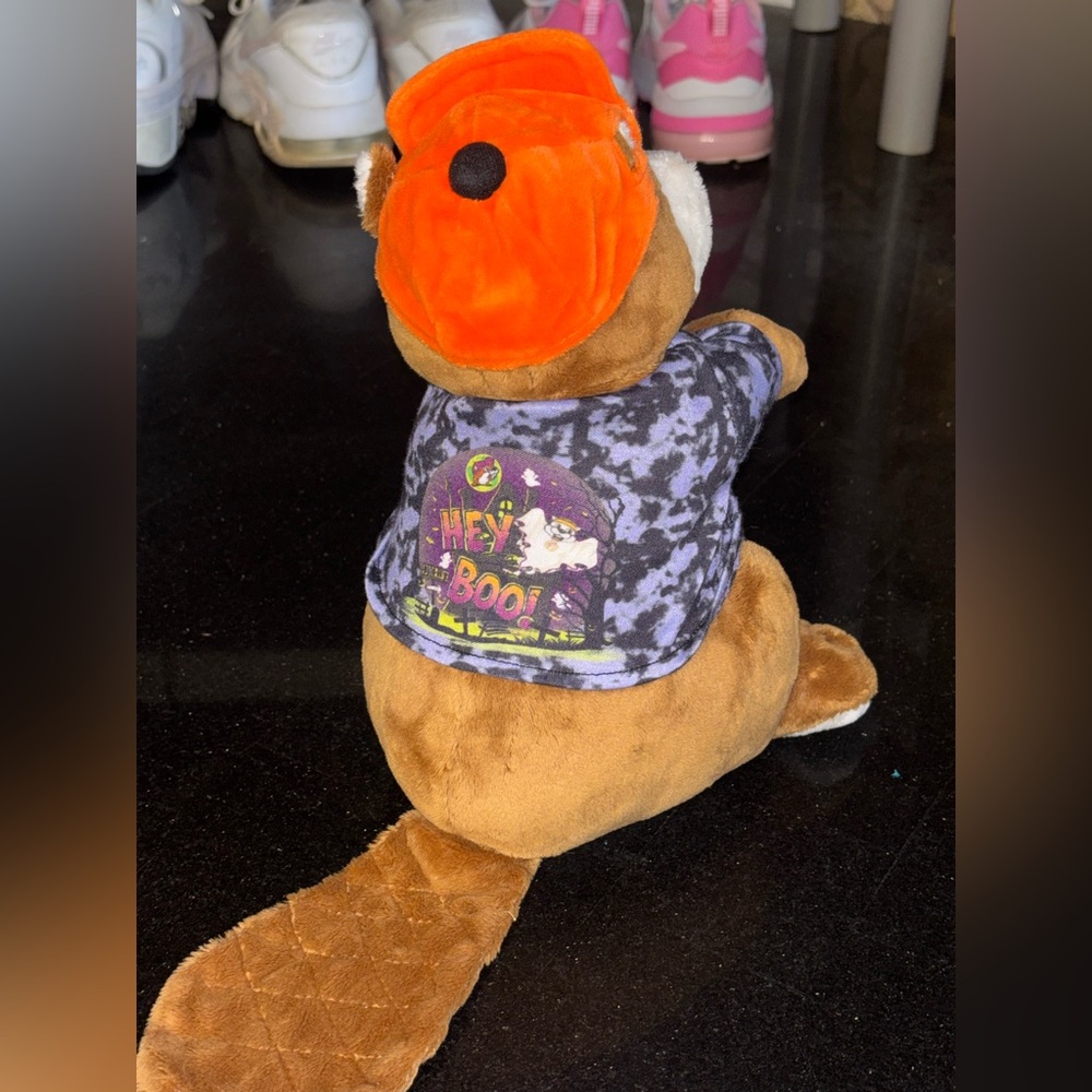 🔥 SOLD🔥Buc-ee's Halloween Beaver Plush - Picture 3 of 6